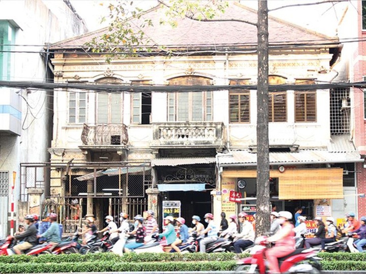 HCM City wavers in preserving French villas - 1
