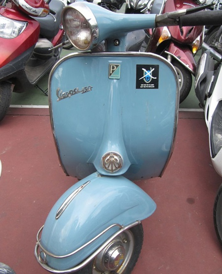 Danang, Hoi An host Vespa roadshow - 1