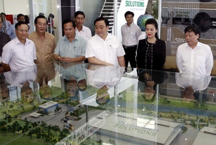 Official urges new waste strategy - 1