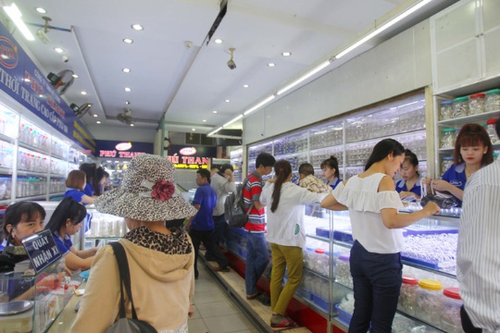 HCM City opens jewellery streets - 5
