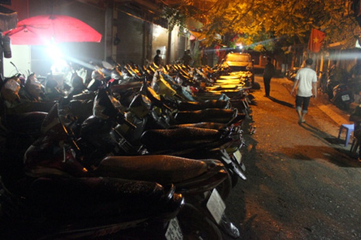 Hanoi proposes to open more parking lots - 1 Hanoi proposes to open more parking lots - 1