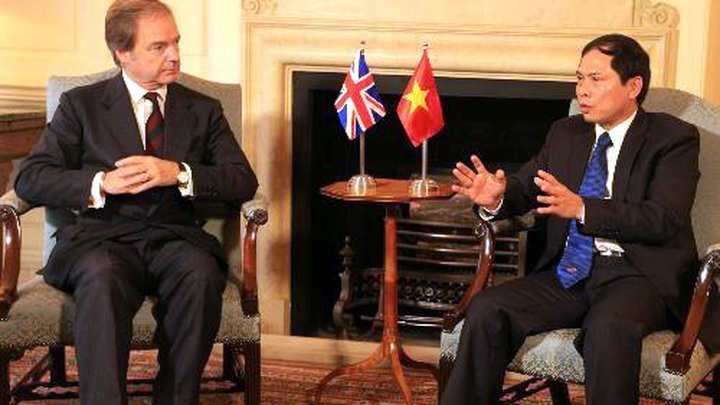 UK supports Vietnam’s reform - 1