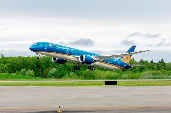 Vietnam Airlines wins big at World Travel Awards - 1