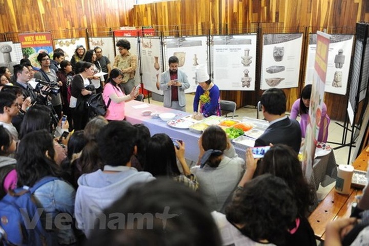 Vietnamese culture popularised in Mexican university - 1
