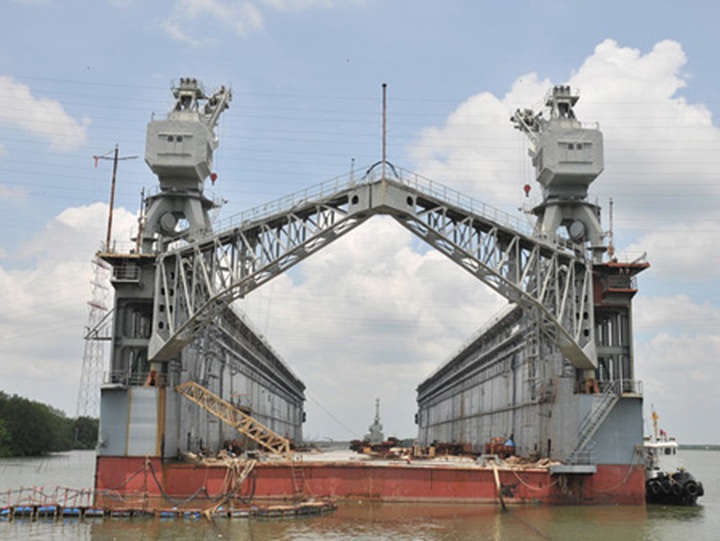 Two former Vinalines leaders prosecuted for corruption - 1