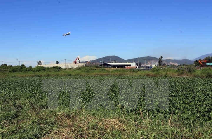 Vietnam, US celebrate dioxin remediation at Da Nang airport - 1
