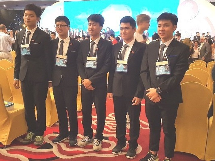 Vietnam grabs 4 golds, 1 silver at International Physics Olympiad - 1 Vietnam grabs 4 golds, 1 silver at International Physics Olympiad - 1