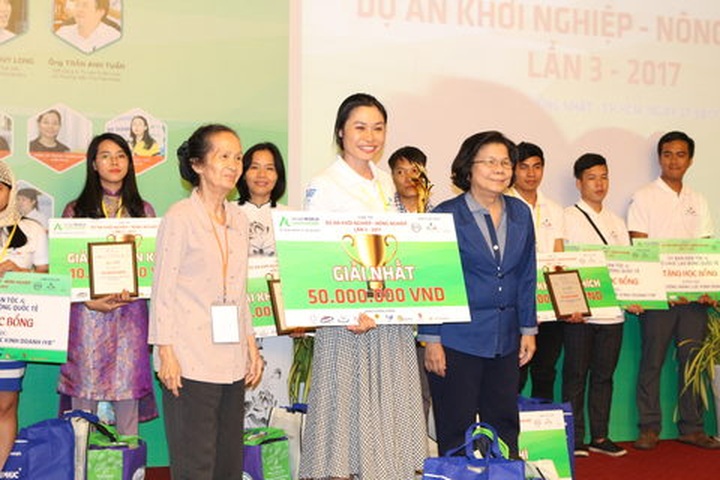 Smokeless charcoal wins agricultural start-up competition - 1