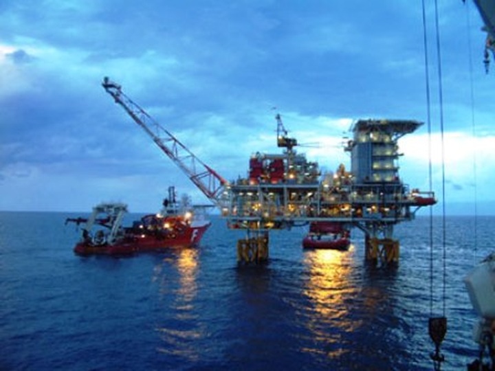 Vietnam haltingly pushes toward economic restructuring - 1