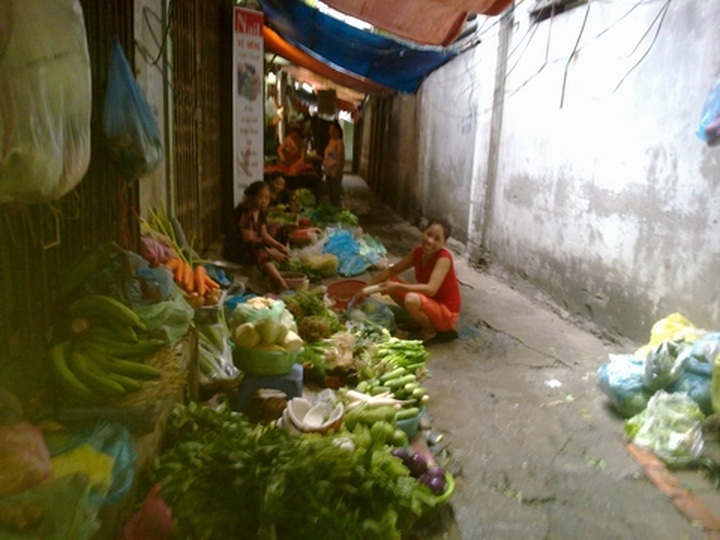 Renovation pushes small traders to hardship - 6