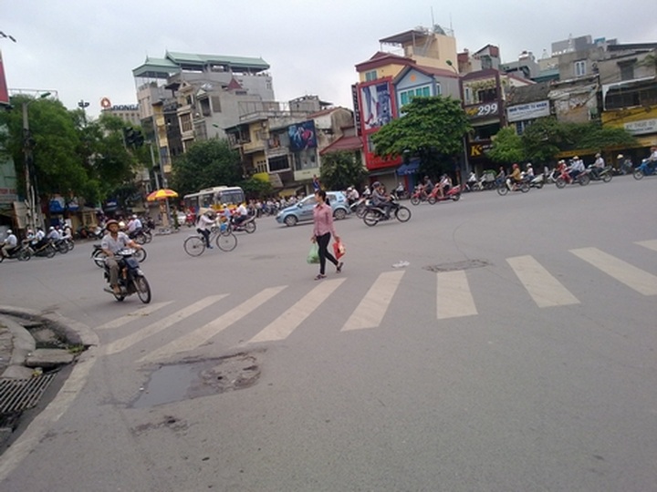 Renovation pushes small traders to hardship - 9