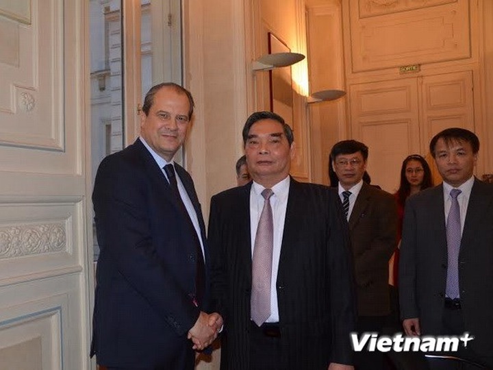France backs Vietnam’s stance on East Sea issue - 1