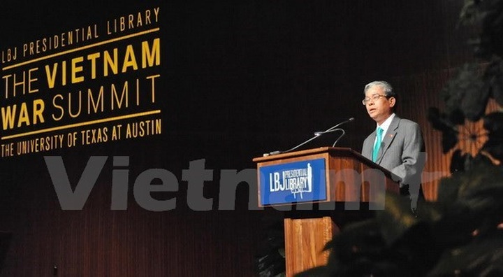 Ambassador highlights new beginning in Vietnam-US relations - 1