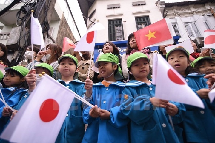 Japanese Emperor talked to former Japan alumni - 3