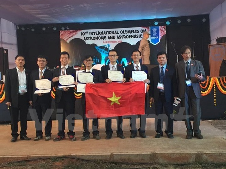 Vietnam bags one silver prize at International Astronomy Olympiad - 1