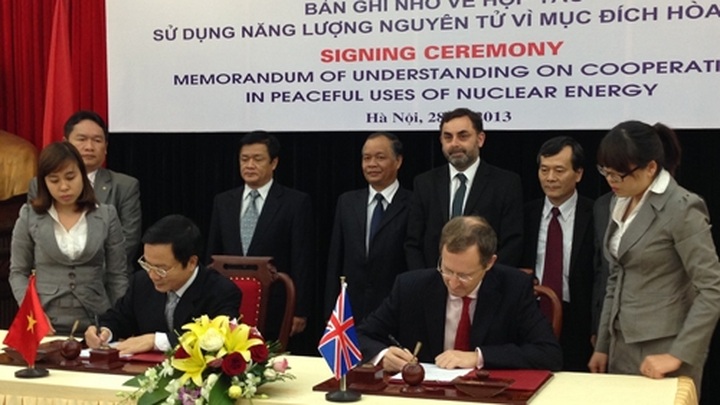 Vietnam signs nuclear deal with Britain - 1 Vietnam signs nuclear deal with Britain - 1