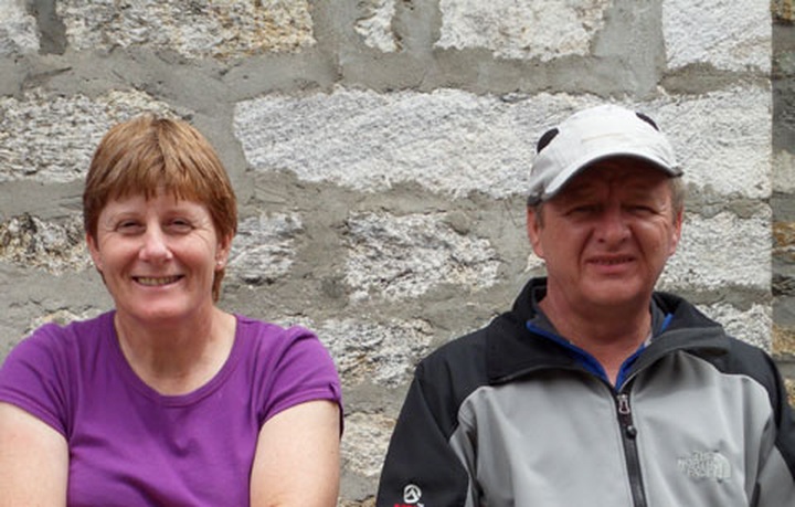 One couple's special love for Vietnamese caves - 1