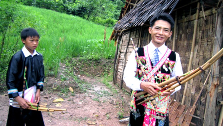 One man's passion to preserve the Mong 'panflute' - 4