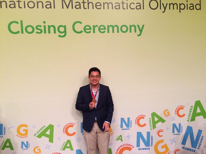 Vietnamese young man qualifies for Chigaco University - 1 Vietnamese young man qualifies for Chigaco University - 1