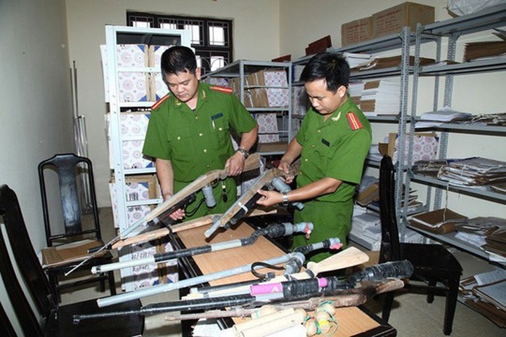 Probe into online weapons trading ordered - 1