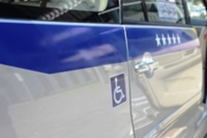 Hanoi to get disabled taxi service - 1