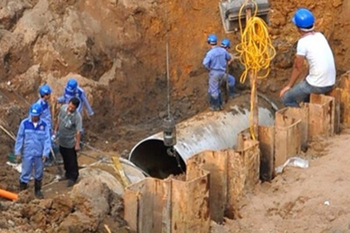 Hanoi continues to face water shortage - 1