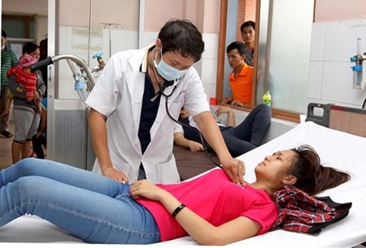 33 workers hospitalised with suspected gas poisoning symptoms - 1