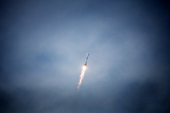 Soyuz rocket launches two Galileo satellites - 1