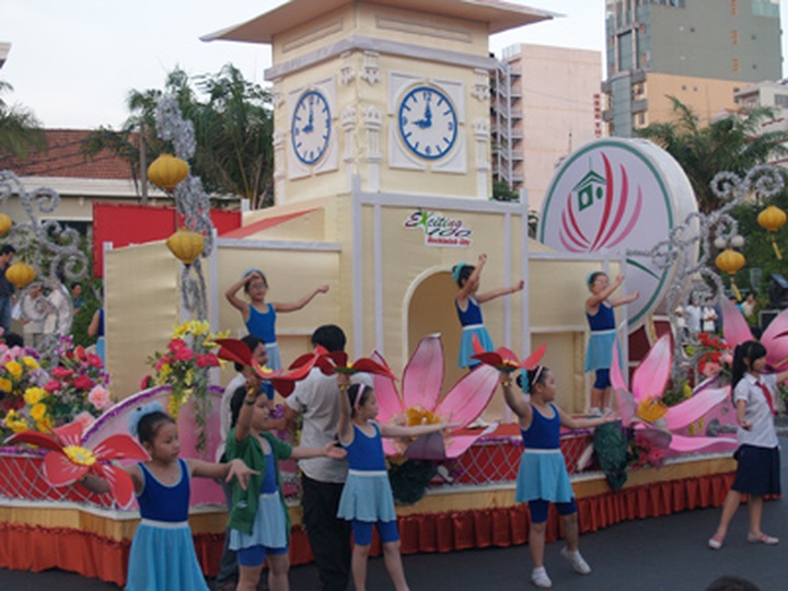 HCM City to host 2012 cherry blossom festival - 1