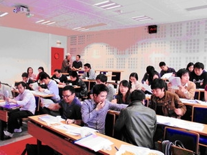 French scholarships for Vietnamese students - 1
