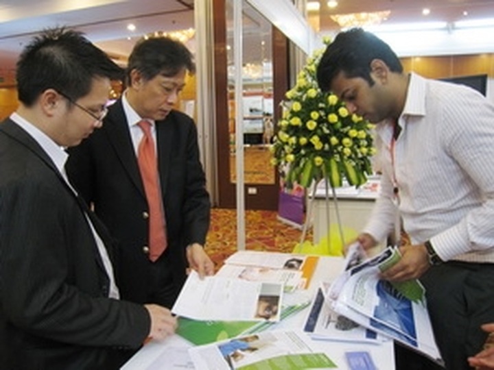 Vietnam-Singapore Business Forum 2013 opens - 1