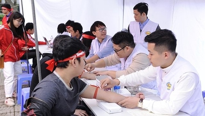 Thousands of youths respond to blood donation campaign in Hanoi - 1 Thousands of youths respond to blood donation campaign in Hanoi - 1