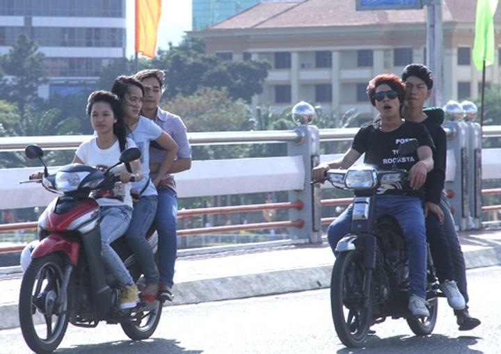 Traffic violations increase during Tet - 1