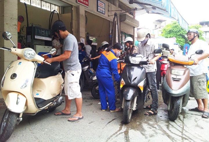 Ministry cuts fuel prices, 2nd time in May - 1