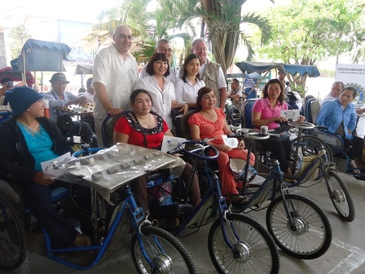 Disabled in HCM City empowered by electric wheelchairs - 2