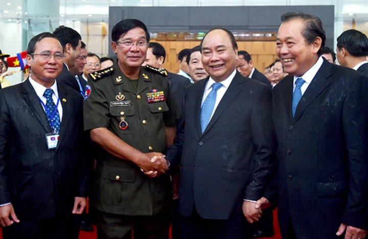 PM Phuc welcomes Cambodian PM Hun Sen to revisit Vietnam - 1 PM Phuc welcomes Cambodian PM Hun Sen to revisit Vietnam - 1