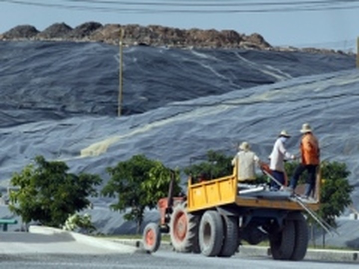 Vietnam to dump 44 million tonnes of waste by 2015 - 1