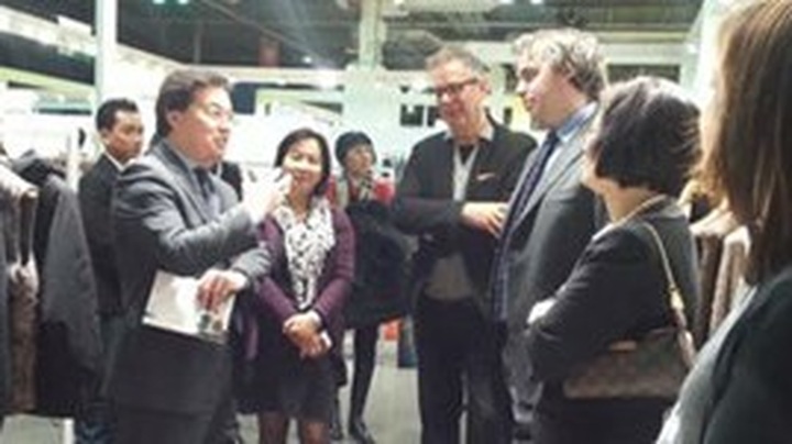 Garment businesses join international fair in Paris - 1