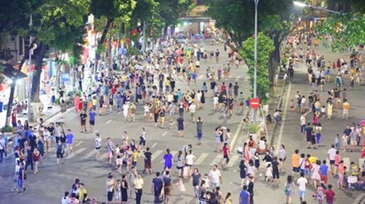 Hanoi to crack down on illegal parking lots - 1