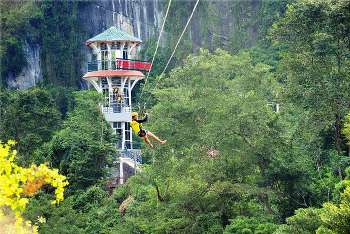 Quang Binh agrees to record-breaking zip line - 1