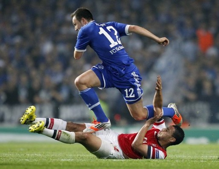 English heavyweights slump to Champions League defeats - 2