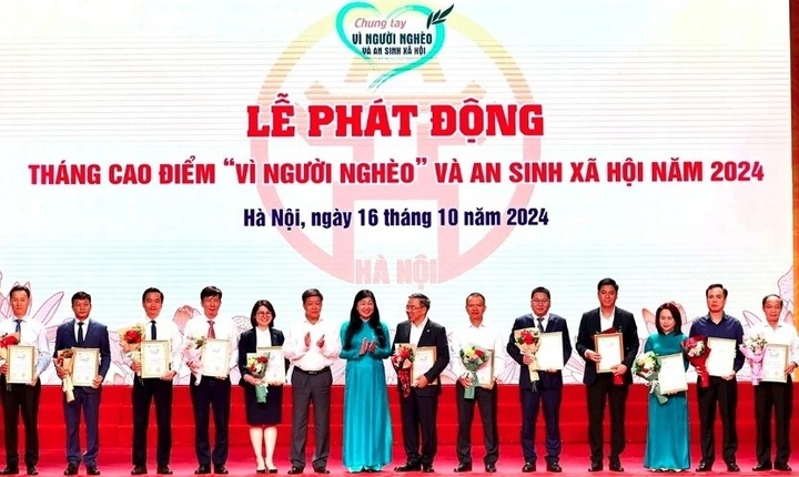 Hanoi launches month "For the poor" and social welfare - 1 Hanoi launches month "For the poor" and social welfare - 1