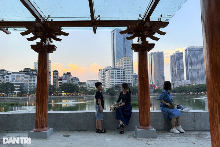 Hanoi's newly-opened pedestrian street attracts few visitors - 2 Hanoi's newly-opened pedestrian street attracts few visitors - 2