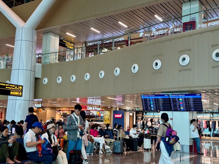 Airlines may have to refund tickets for flights delayed by three hours - 1