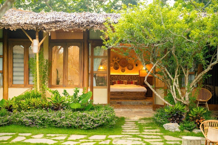 Tet visitors crowd Moc Chau as hotel prices surge - 1 Tet visitors crowd Moc Chau as hotel prices surge - 1