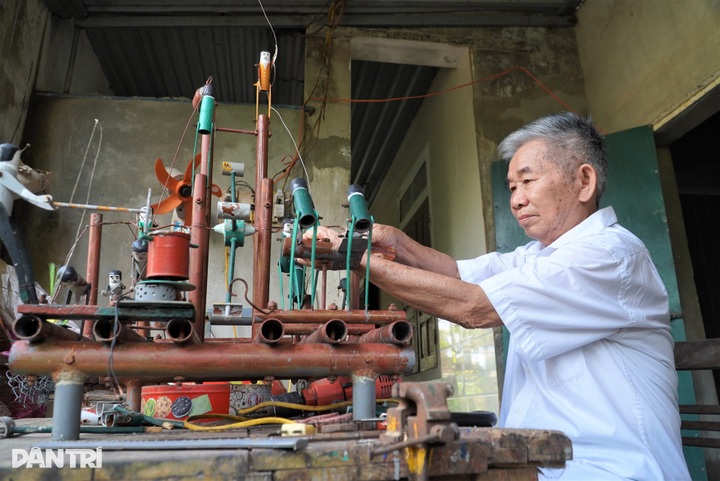 83-year-old veteran builds model retelling Dong Loc battlefield - 1