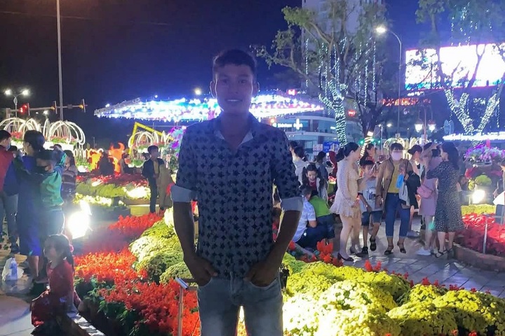 Truck driver praised after rescuing toddler on highway - 1