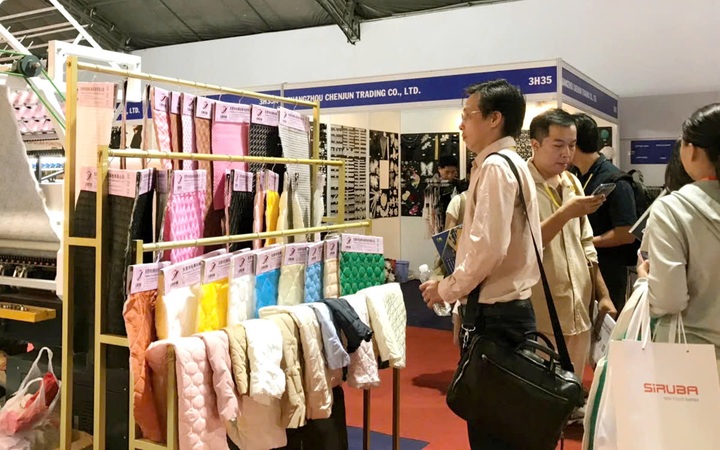 Vietnam tops US textile market but USD 49bn goal at risk - 2