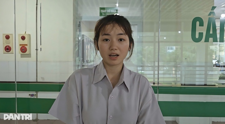 Dantri delivers urgent aid to man severely burned in forest fire - 3 Dantri delivers urgent aid to man severely burned in forest fire - 3