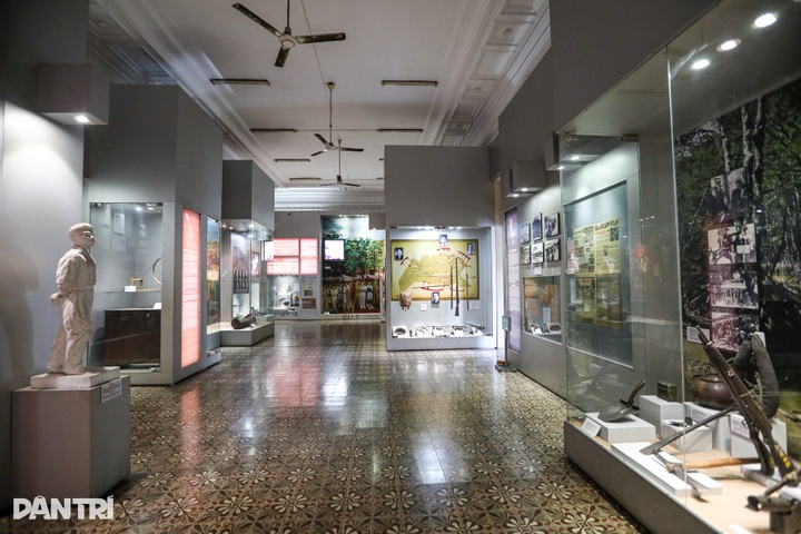 Inside Ho Chi Minh City's 136-year-old mansion with secret bunker - 4